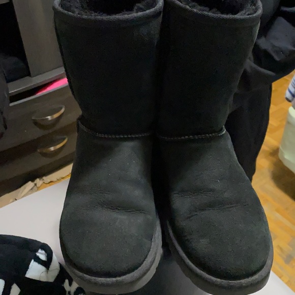 UGG Shoes - Black Uggs size 8 in good condition